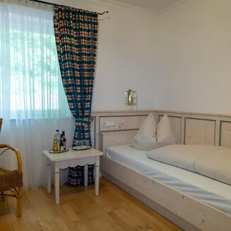 Fischerstueberl Attel Hotel
