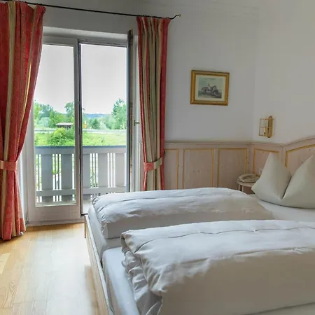 Fischerstueberl Attel